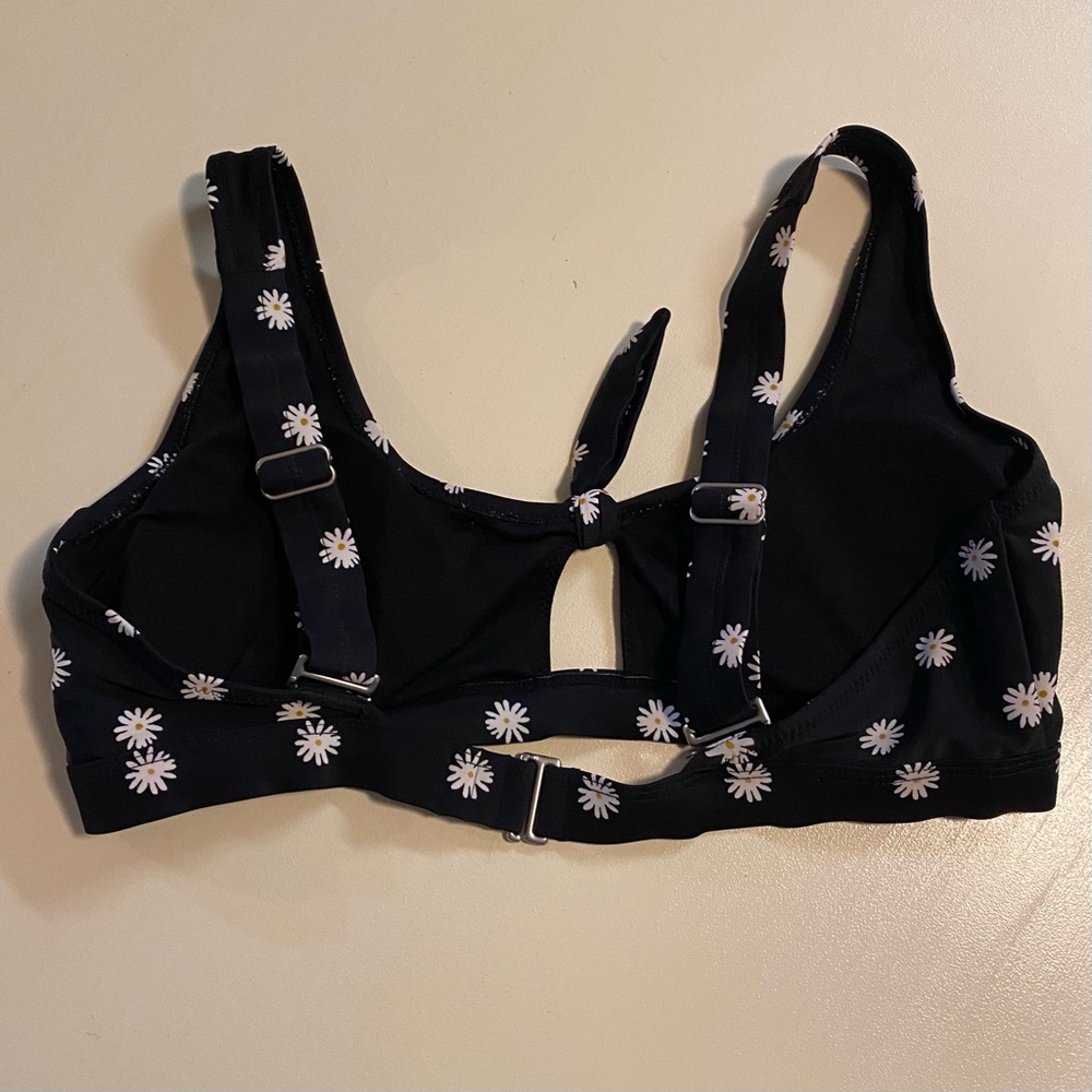 Daisy tie front bikini top - Picture 2 of 7